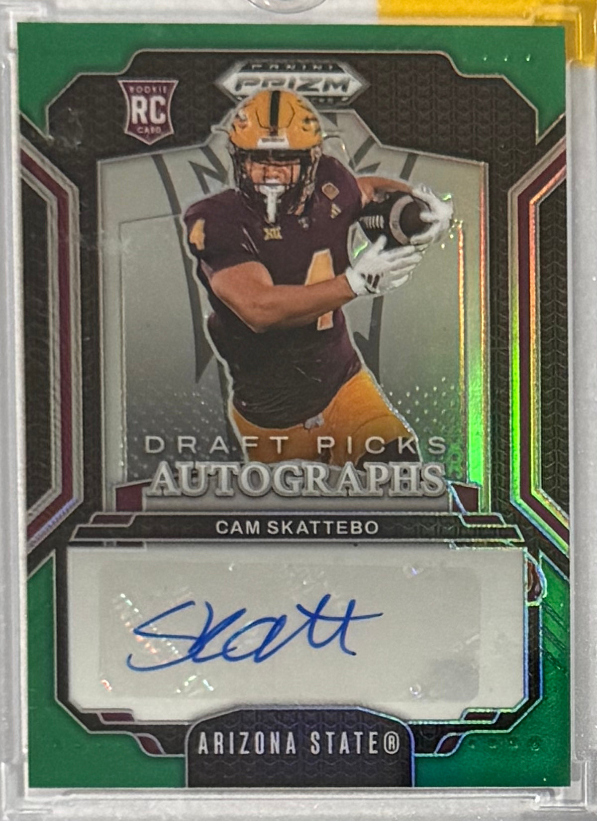 2025 Cam Skattebo — Prizm Draft Picks Draft Picks Autographs Green Prizm — front — Inventory P062-A